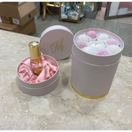 Profumo con scatola personalizzata