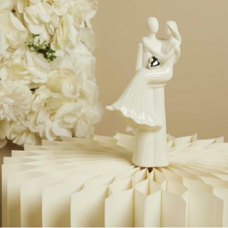 Coppia in porcellana bianca con cuore argento (cl26202)