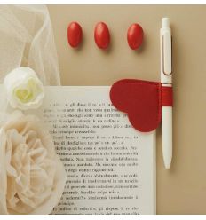 Segnalibro cuore rosso con penna (cl26415)