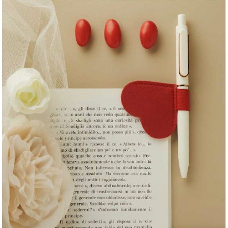 Segnalibro cuore rosso con penna (cl26415)